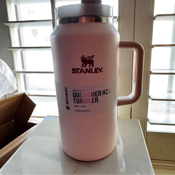 NWT New! STANLEY Quencher H2.0 Tumbler in Rose Quartz 64 oz - Picture 3 of 10